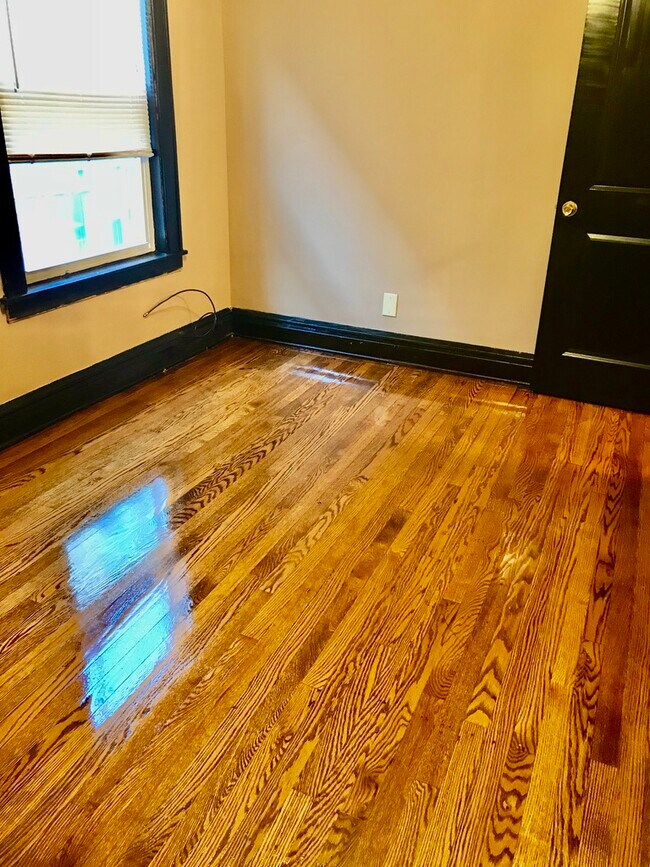 Foto del edificio - 6642 S Troy St