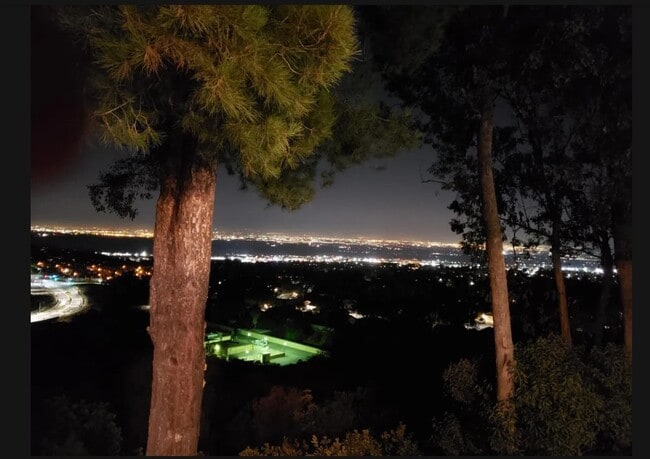 Foto del edificio - 2560 Avenida Del Vista