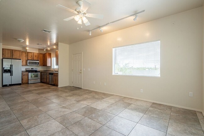 Foto del edificio - 642-642 E Lester St