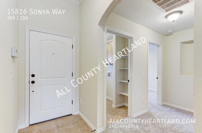 Foto del edificio - 15816 Sonya Way