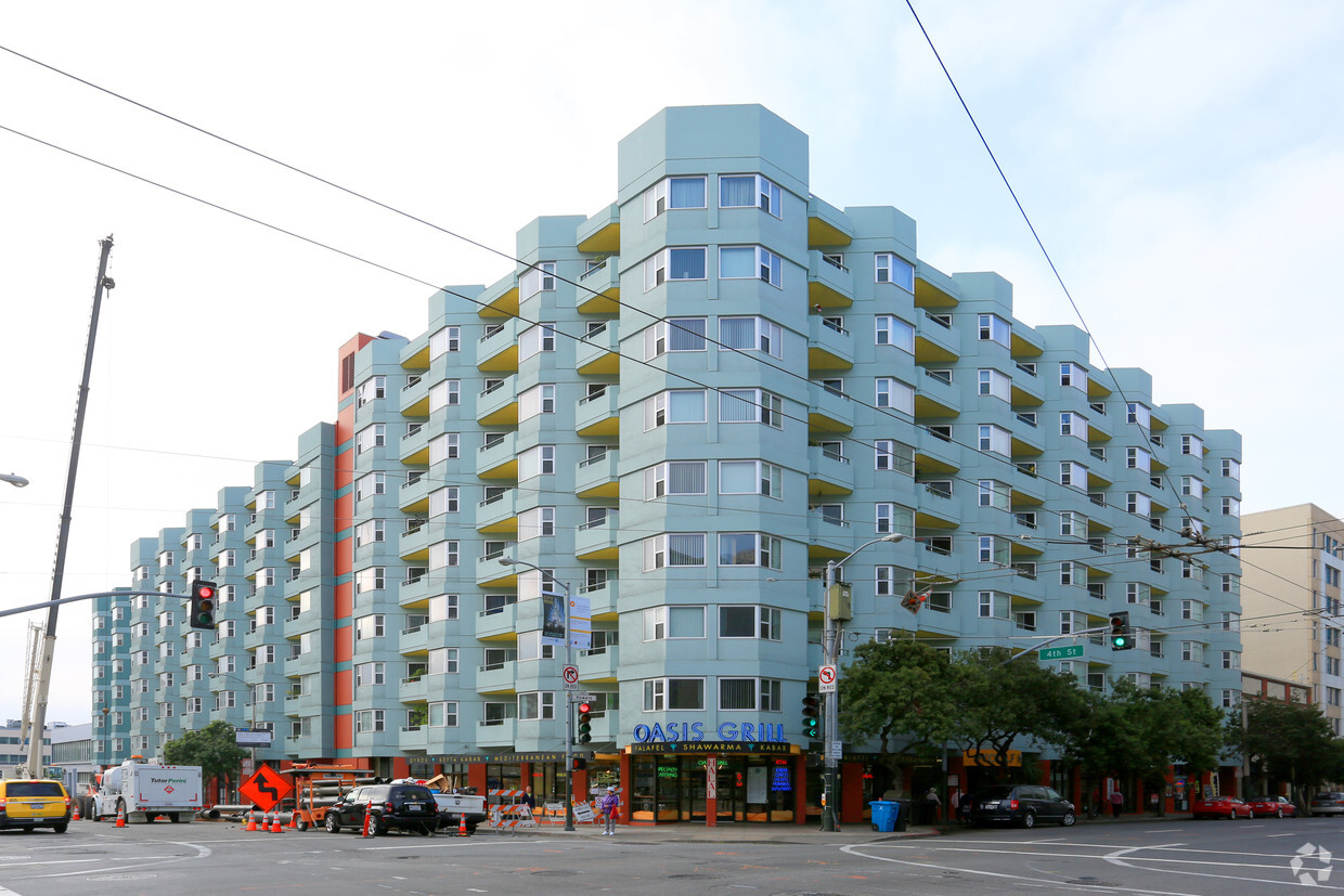 Primary Photo - Woolf House Apartments