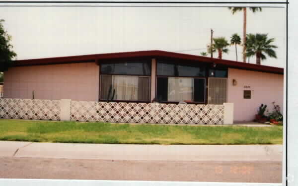 Foto del edificio - Holiday Sands Apartments