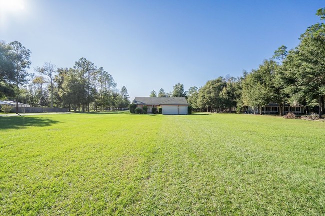 Foto del edificio - Captivating Rural home on 3 acres of land