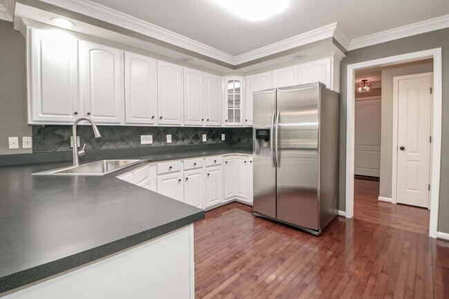 Foto del edificio - 2575 Village Ct