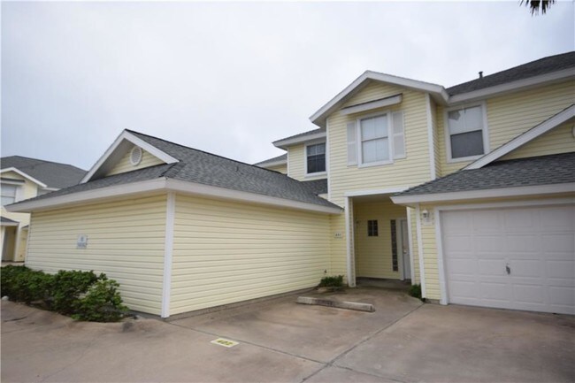 Foto del edificio - 15110 Leeward Dr