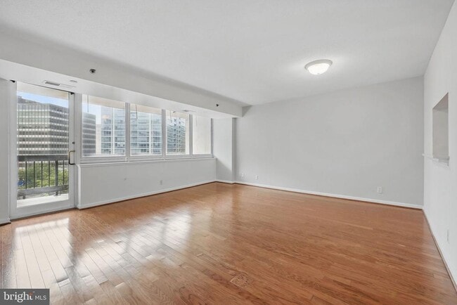 Building Photo - 1805 Crystal Dr