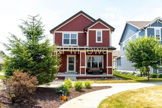 Building Photo - 1651 SW Arlan Dr