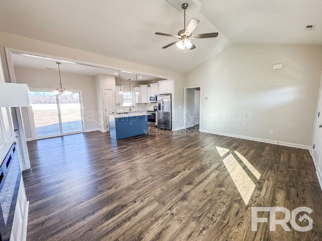 Foto del edificio - 101 Creeks Edge Dr