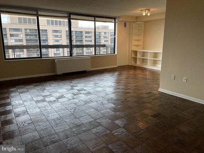 Building Photo - 3701 S George Mason Dr