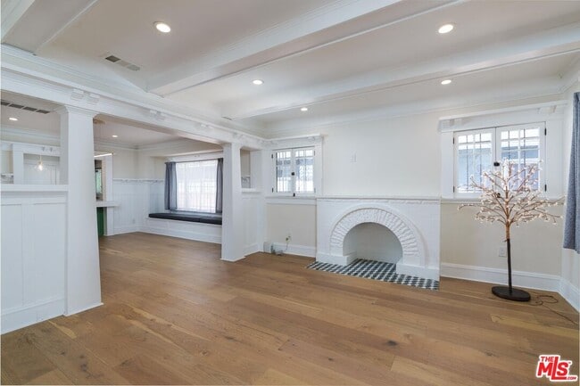 Foto del edificio - 2191 W 31st St