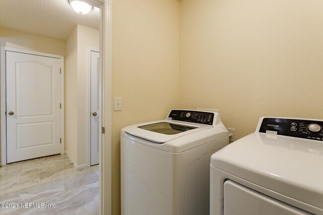 Building Photo - 2268 Pebble Point Dr