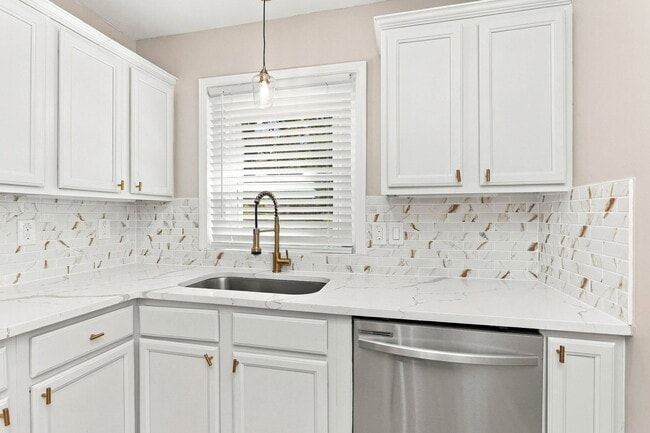 Building Photo - 2069 Bixler Cir