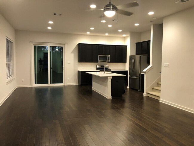 Building Photo - 1233 Summerbrooke Cir