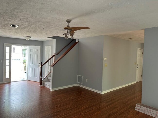Building Photo - 3555 Park Bluff Ln NW