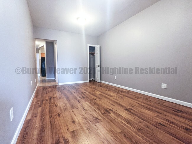 Building Photo - 483 5th Ave