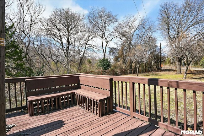 Foto del edificio - 2102 W Bear Creek Rd