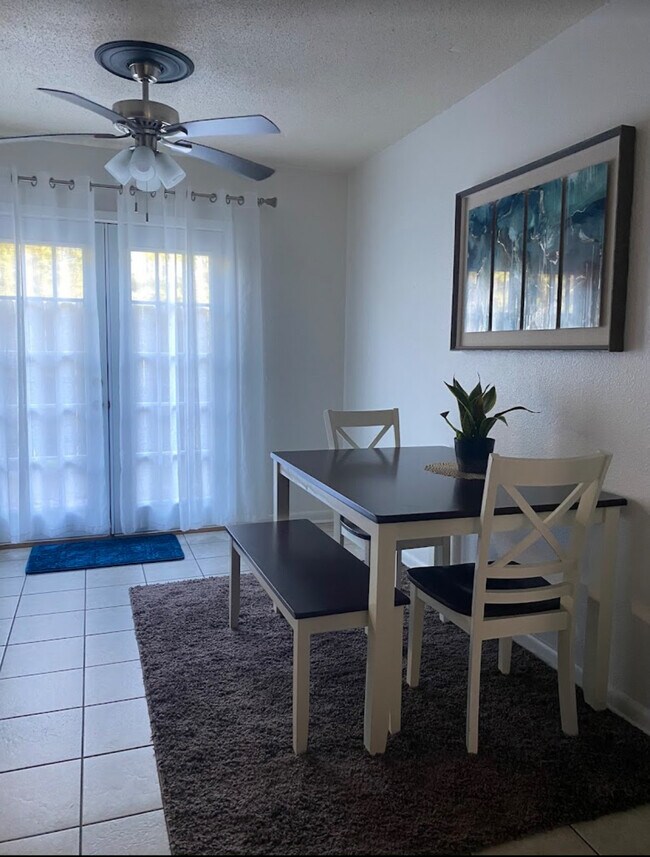 Comedor preparado para casa adosada - Green Ridge Apartments