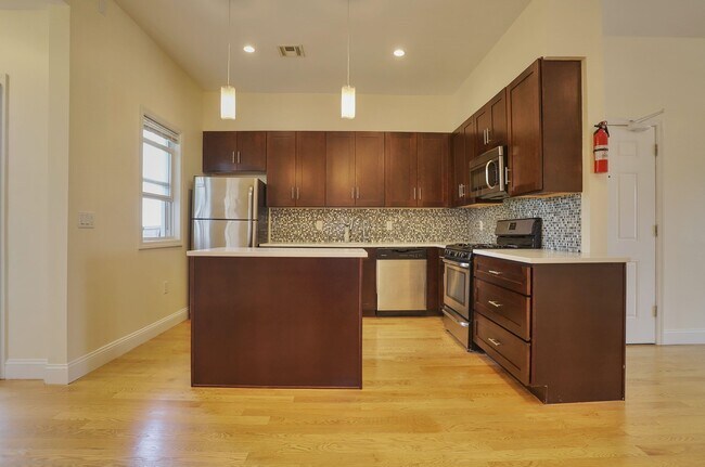 Foto del edificio - 75 Chestnut Ave