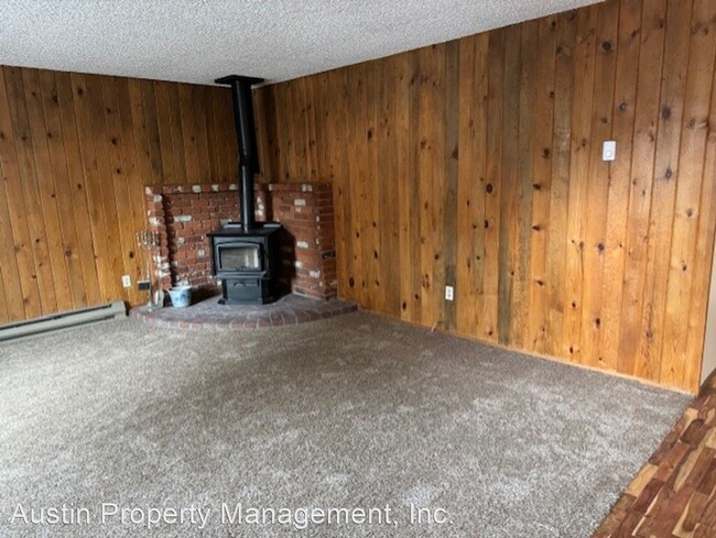 Building Photo - 3 br, 1 bath House - 724 SE Douglas Street