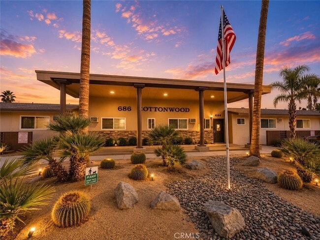 Building Photo - 685 E Vista Chino