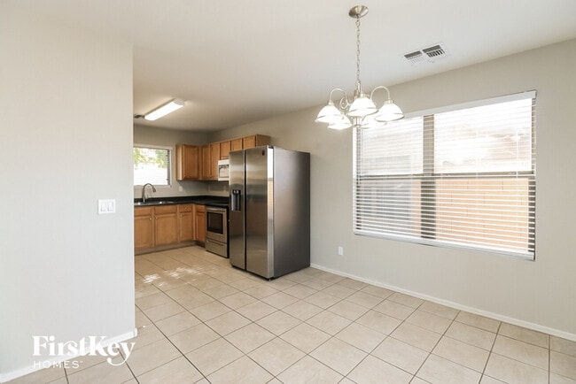 Building Photo - 2278 E Spruce Dr