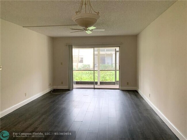 Foto del edificio - 4154 NW 90th Ave