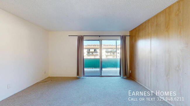 Foto del edificio - 5460 White Oak Ave