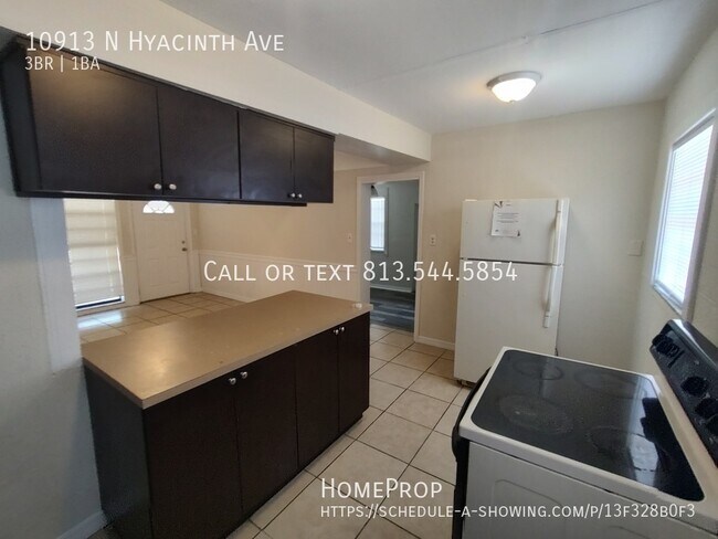 Building Photo - 10913 Hyacinth Ave