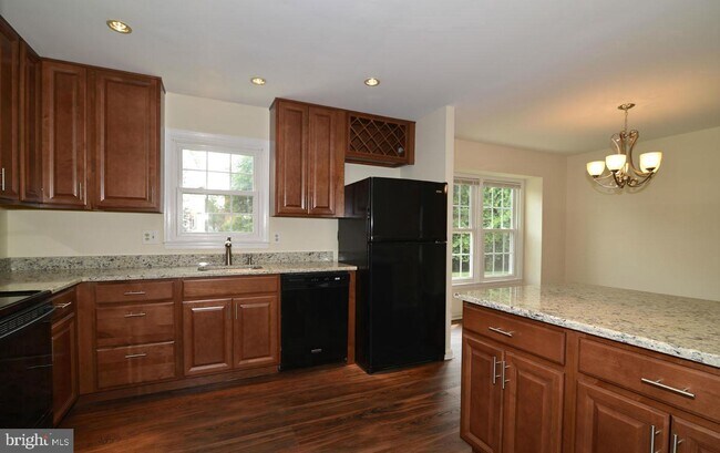 Foto del edificio - 8615 Dellway Ln