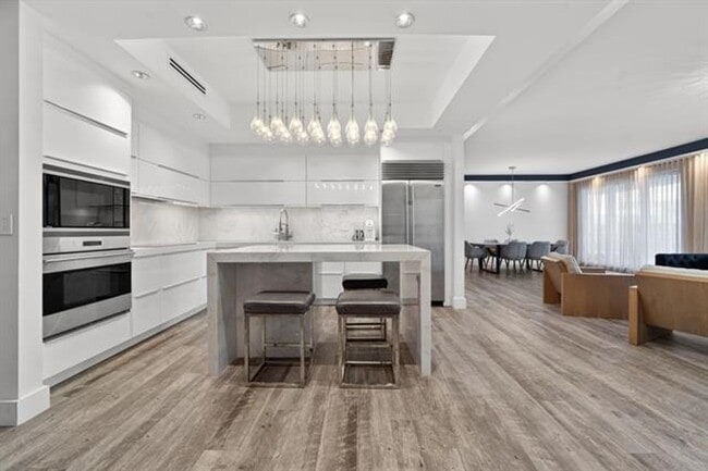 Photo - 2301 Collins Ave Apartment