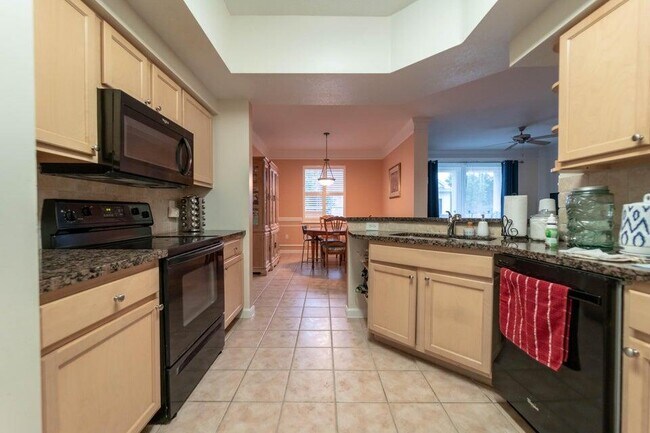 Building Photo - 224 Murcia Dr