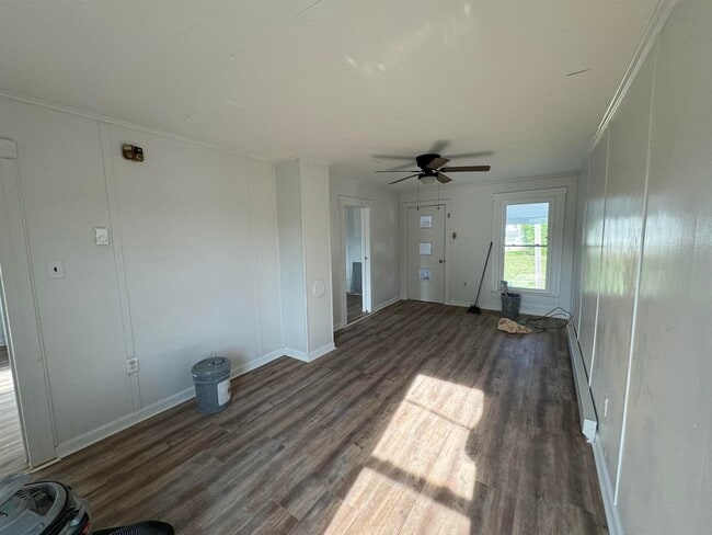 Building Photo - 361 E Main St