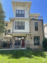 Building Photo - 914 Warren Burgess Ln