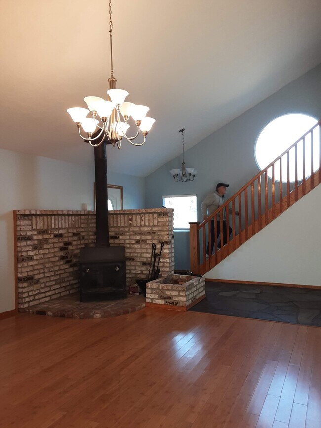 Foto del edificio - 21445 Wilcox Rd