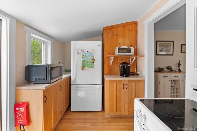 Foto del edificio - 30 Bungalow Ln