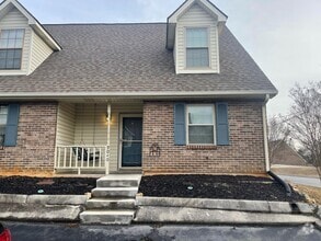 Building Photo - 9040 Fountain Brook Ln
