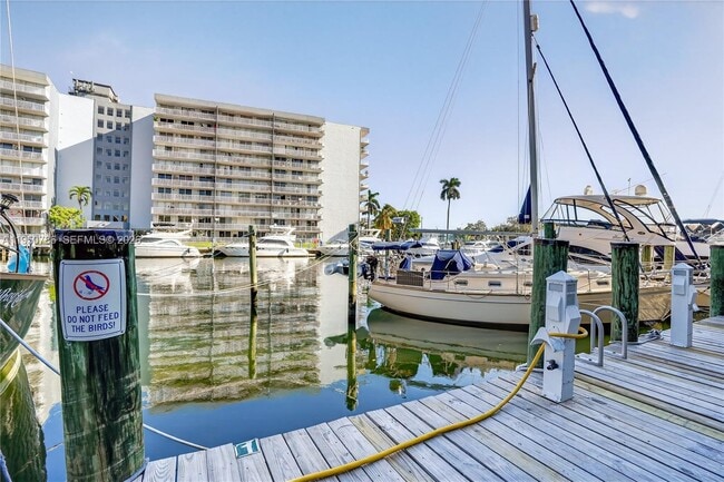 Foto del edificio - 2475 NW 16th St Rd