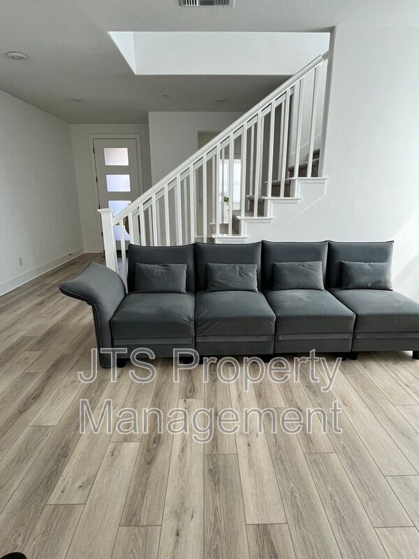Building Photo - 4070 Monterey Grv