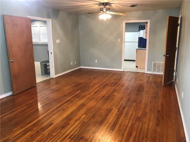 Building Photo - 4725 Blundell Dr