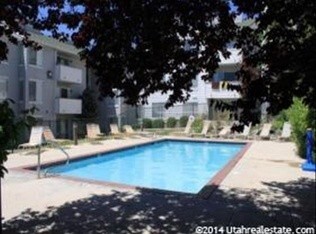 Building Photo - Great Condo near U of U! Washer/Dryer incl...