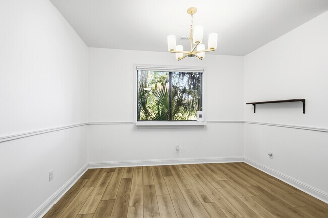 Foto del edificio - 1174 Village Creek Ln