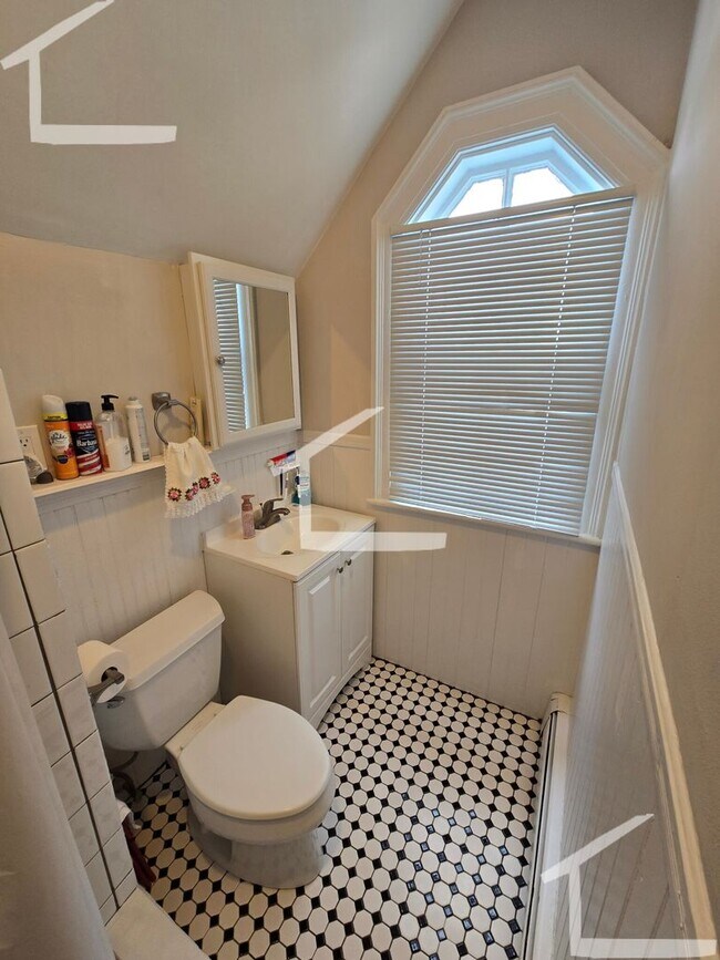 Foto del edificio - 3bed 2 bath in Watertown is available 7/1