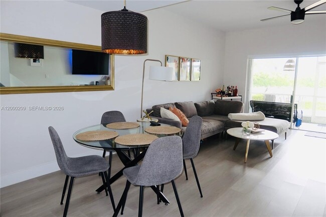 Building Photo - 16755 Hemingway Dr