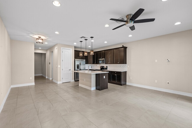 Foto del edificio - 10103 Akenside Dr