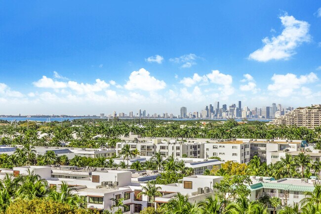 Building Photo - 781 Crandon Blvd