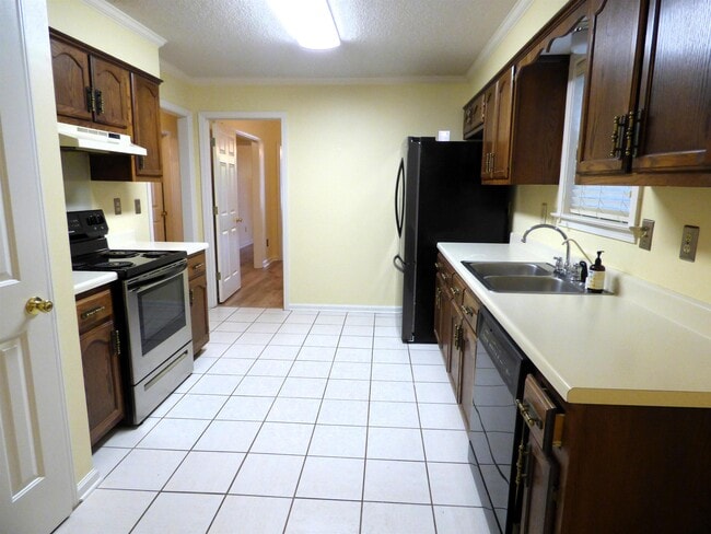 Foto del edificio - 2244 Lake Hill Ct
