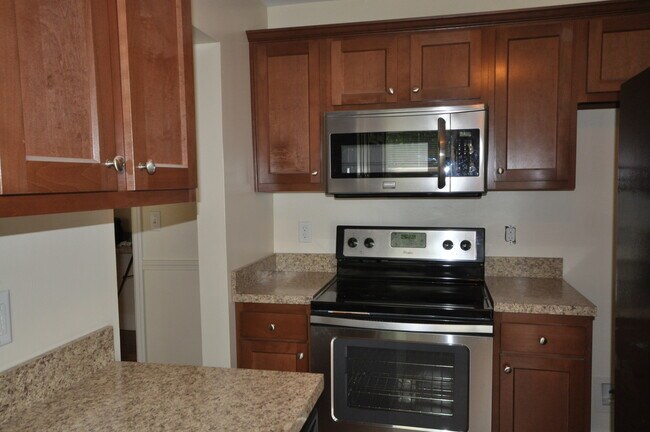 Building Photo - Pre-Leasing Now for the Fall Semester 2026