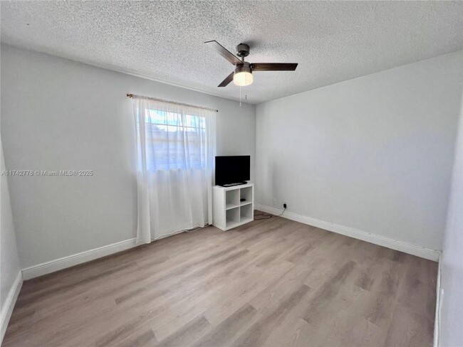 Foto del edificio - 2 bedroom in Hollywood FL 33024