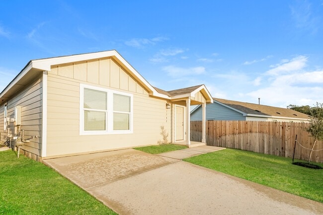 Building Photo - 7382 Cultivator Way