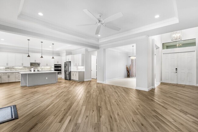 Building Photo - ** AVE MARIA ** 6 BED + DEN / 5.5 BATH ** ...